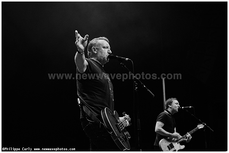 Peter Hook & the Light