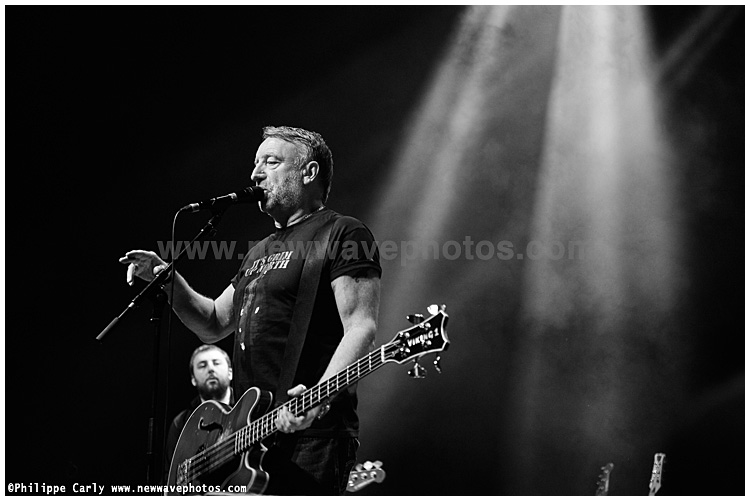 Peter Hook & the Light