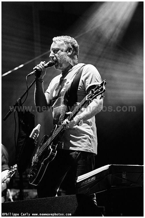 Peter Hook & the Light