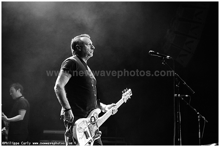 Peter Hook & the Light