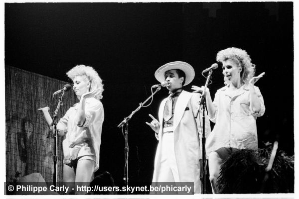 Kid Creole & the Coconuts